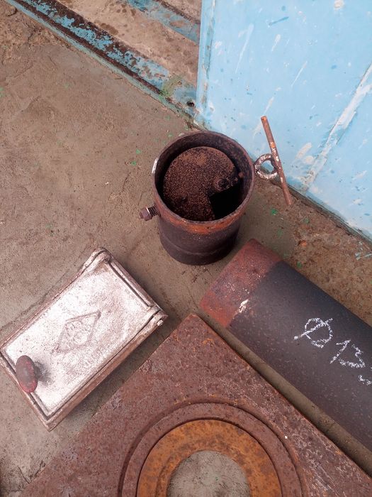 Продам поверхні для плити ,двері піддувайла заслонка і труба з флянцем