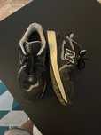 Buty New Balance 2002R czarne – rozmiar 45
