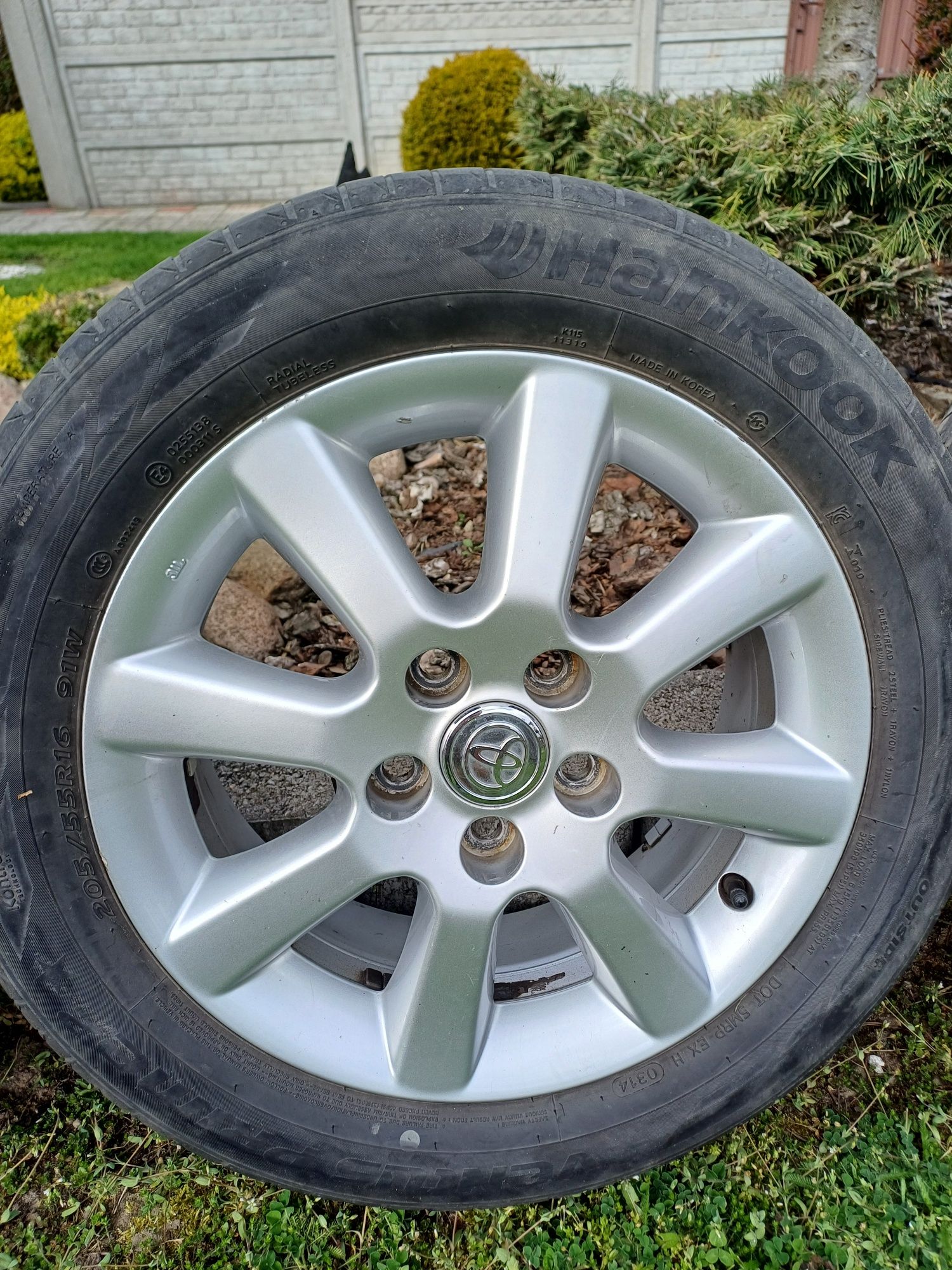 Koła  letnie Toyoty  corolla werso