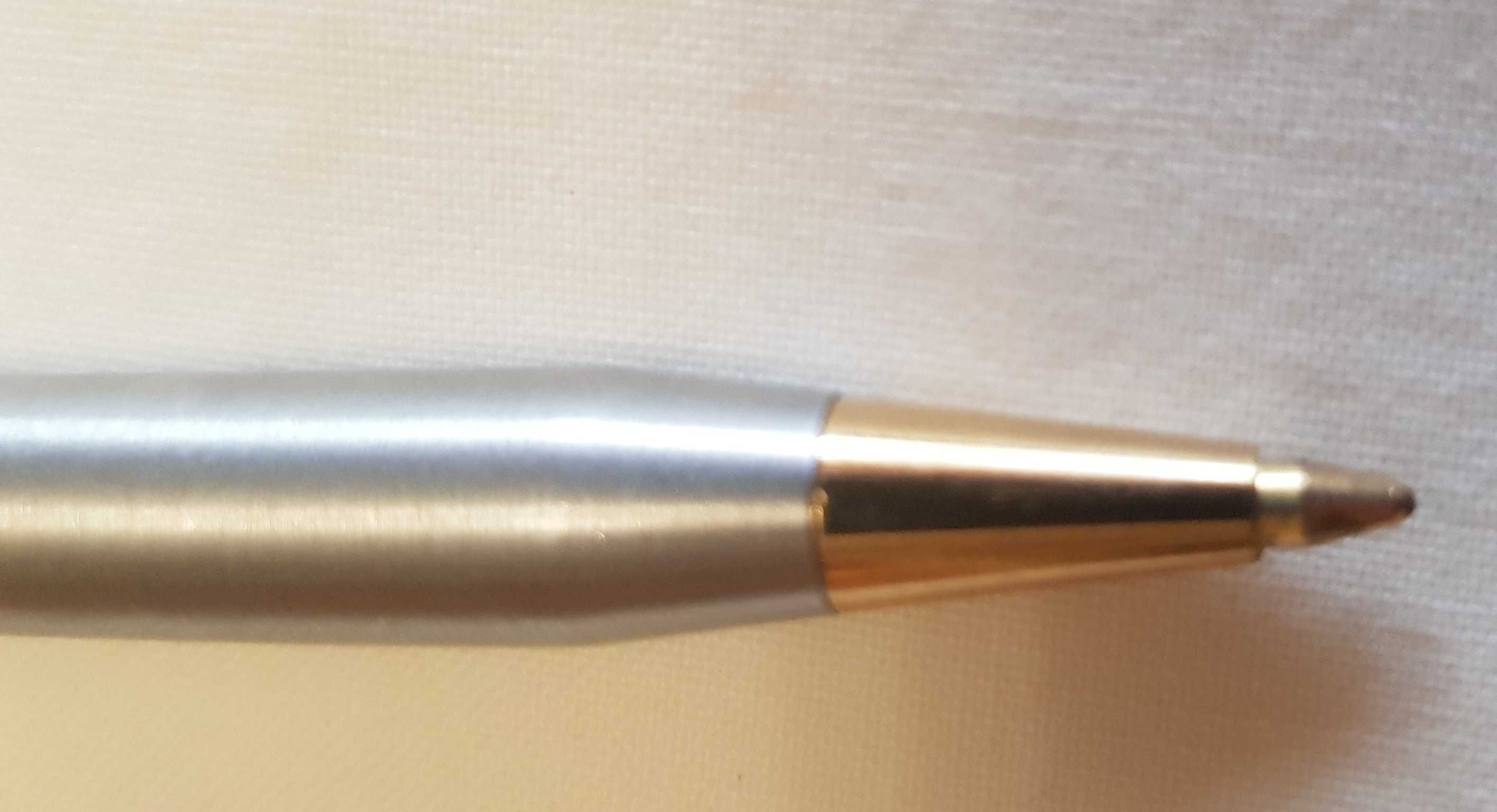 Conjunto caneta de tinta permanente e esferográfica da marca Sheaffer
