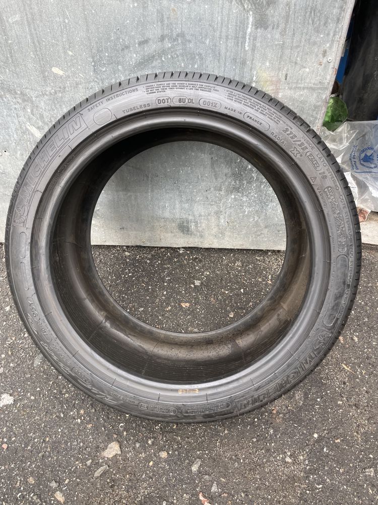 Продаю новые шины 275-35-18 Michelin