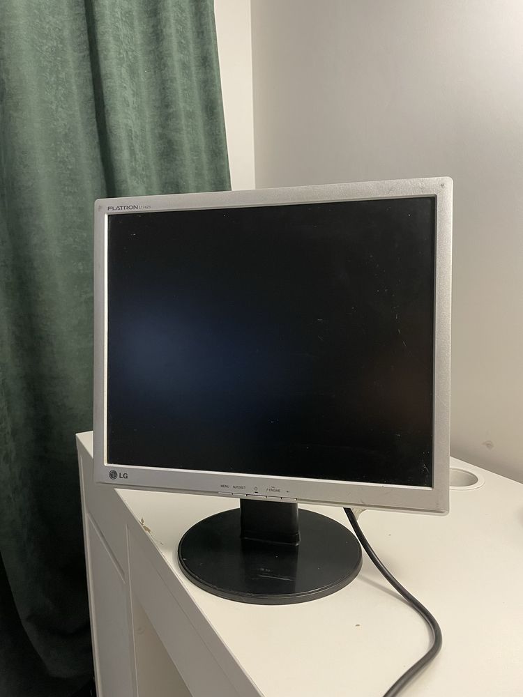 Монітор LG Flatron L1742S