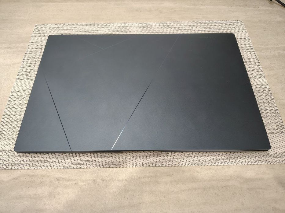 Asus Zenbook 15 UM3504D Ryzen 5 7535U/16GB/512 SSD/FHD