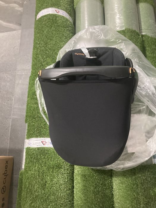 Cadeira auto Pebble Plus e base isofix Bebéconfort