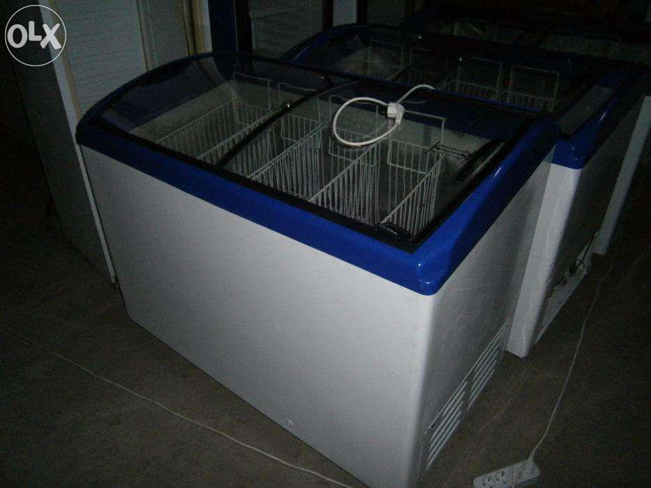 ларь-морозильный-200 300 400. литр. Витрины холодильные