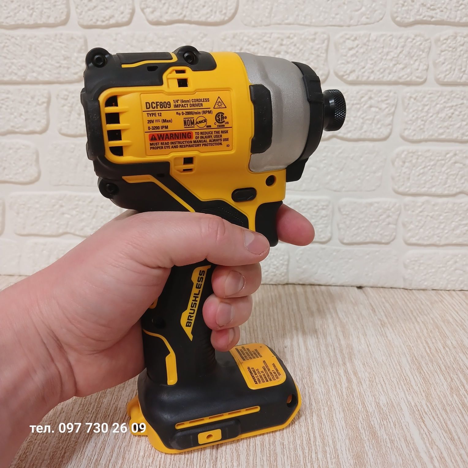 Імпакт шуруповерт dewalt dcf809