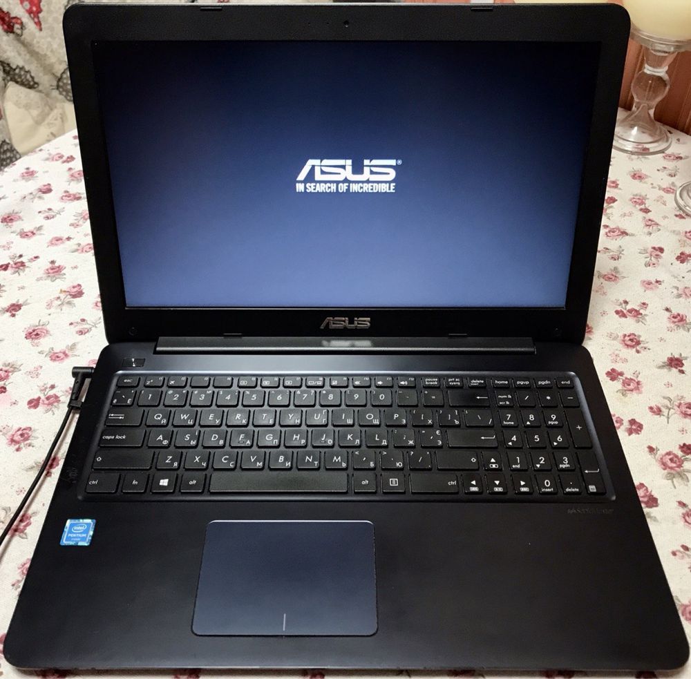 Ноутбук Asus EeeBook E502SA