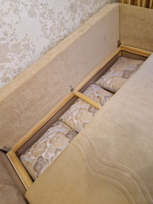 Продам диван в гарному стані