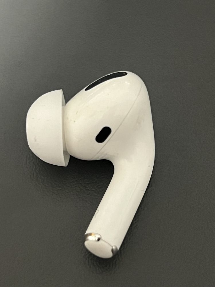 Продам пару AirPods Pro оригінал 100% без зарядного кейса