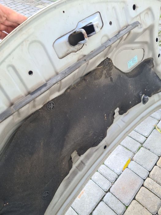 Капот Nissan Note E11 Нісан Ноте 2005-2009