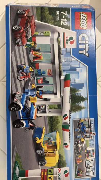 Lego City Estaçao Serviço