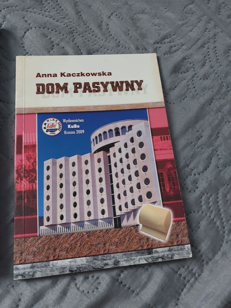 Książki: Budowa Domu Pasywnego Krok po Kroku; Instalacje w Domu Pasyw.