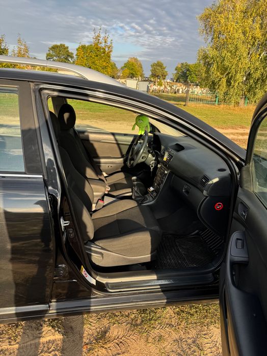 Продам Toyota avensis 2.2 турбодизель