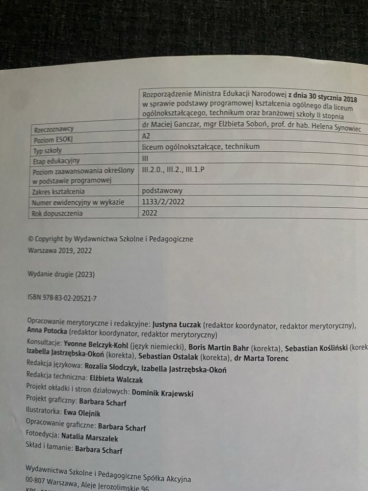 Podręcznik effekt neu 2 podręcznik do 2 klasy z języka Niemieckiego.