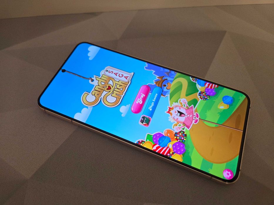 Samsung s22+ 256GB 8GB plus galaxy I GRATIS