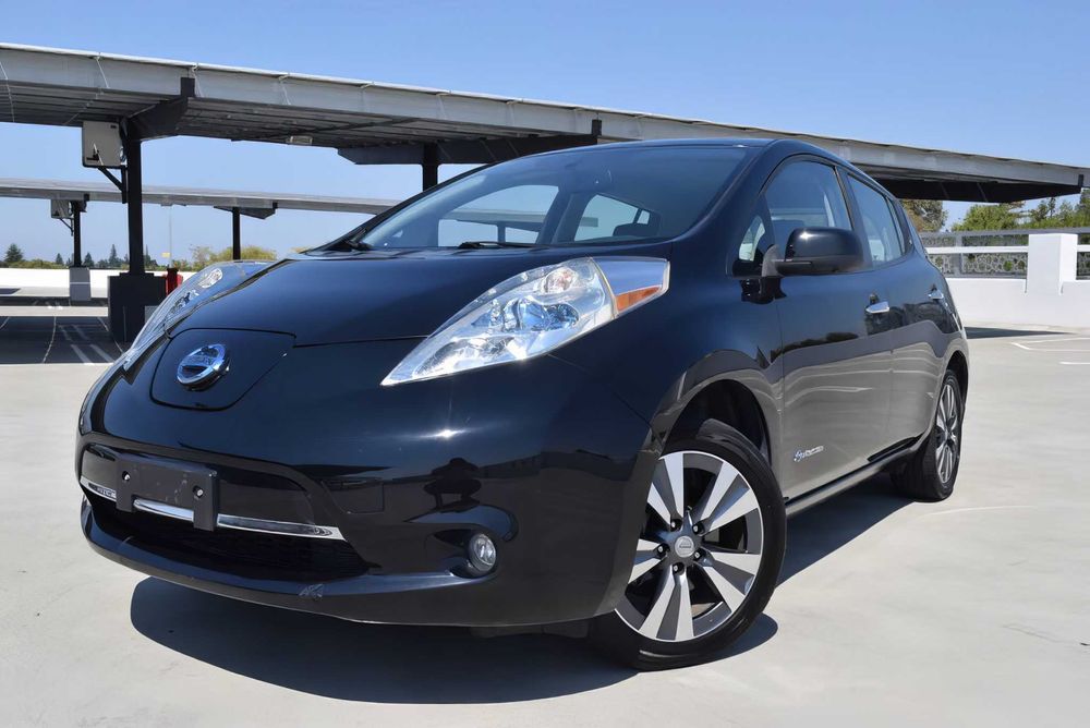 Nissan LEAF      2015