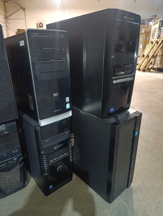 Caixas/Torres de PCs pra desocupar