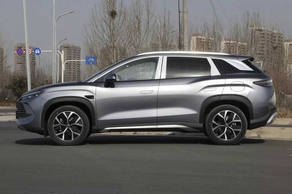 2025 BYD Song L DMi Beyond edition