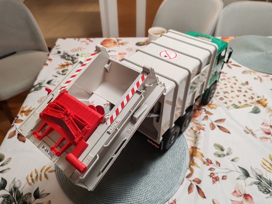 Śmieciarka Bruder MAN