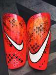 Nakolanniki Nike Mercurial Lite