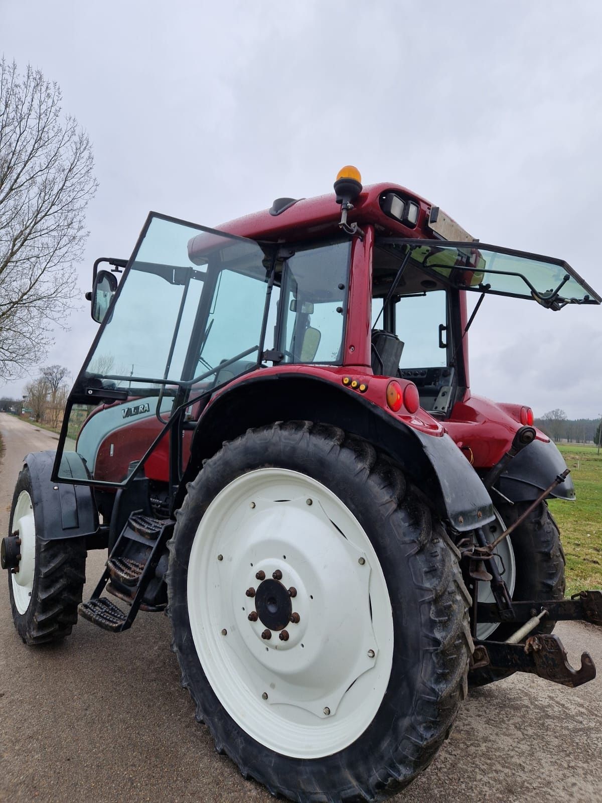 Valtra C100 ciągnik rolniczy