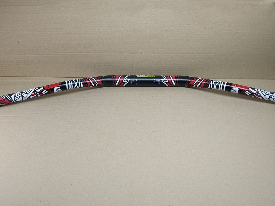 Руль мото универсальный L820, d28 "PROTAPER" чёрный