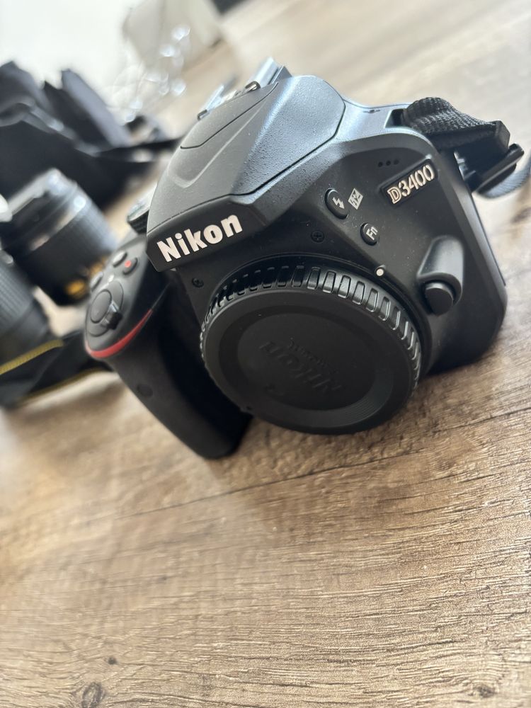 Nikon D3400 z dodatkowym obiektywem