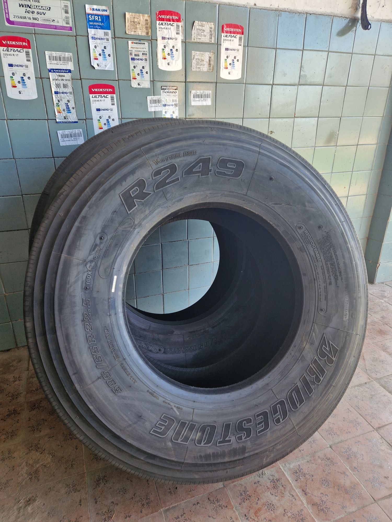 385/65 R22.5 BRIDGESTONE R249 160К кермо