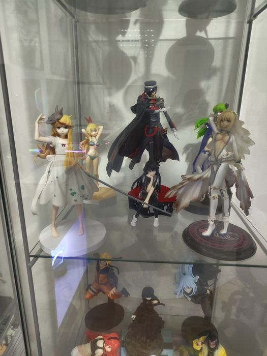 Várias Figuras de Anime