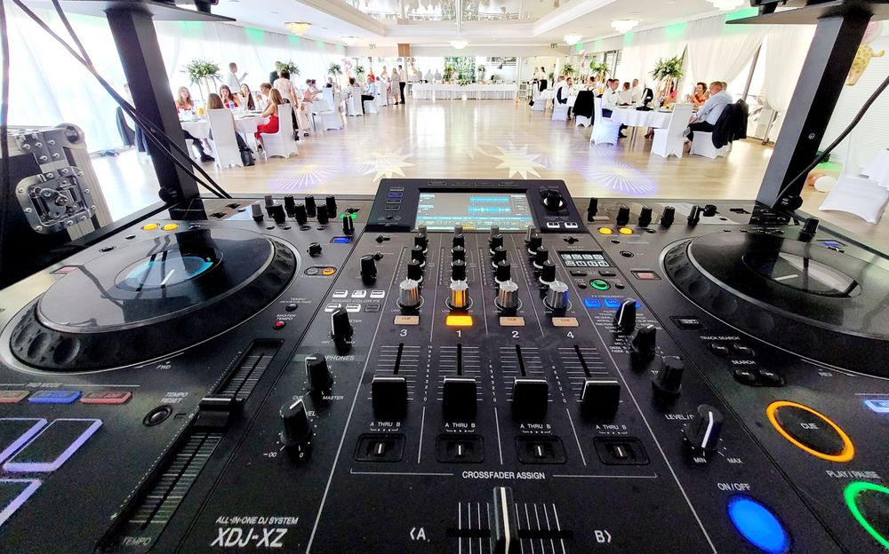 DJ LUKI - imprezy okolicznościowe - urodziny, wesela, firmowe