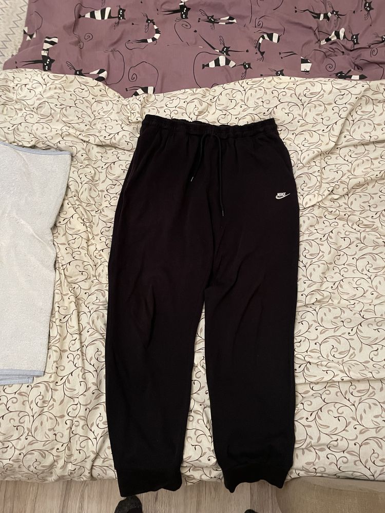 Спортивные штаны Nike