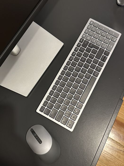 Gaming Monitor DELL with keyboard, mouse & cables