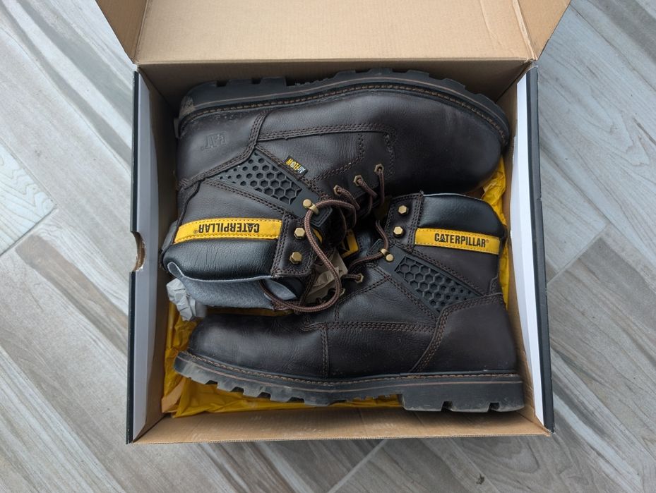 Коричневі caterpillar 46-47