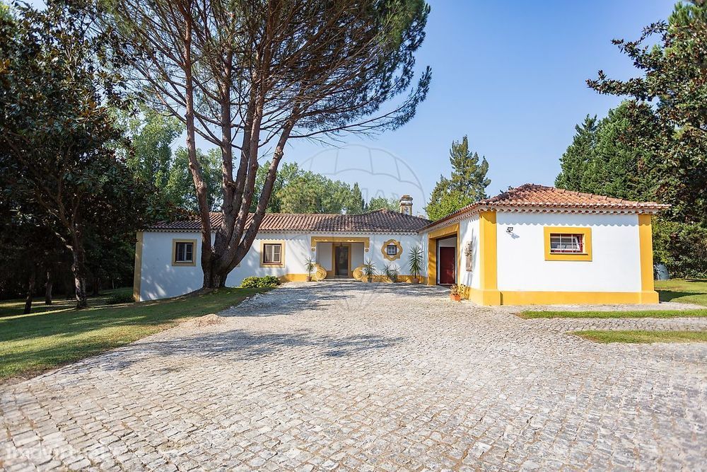 Moradia T4 para venda