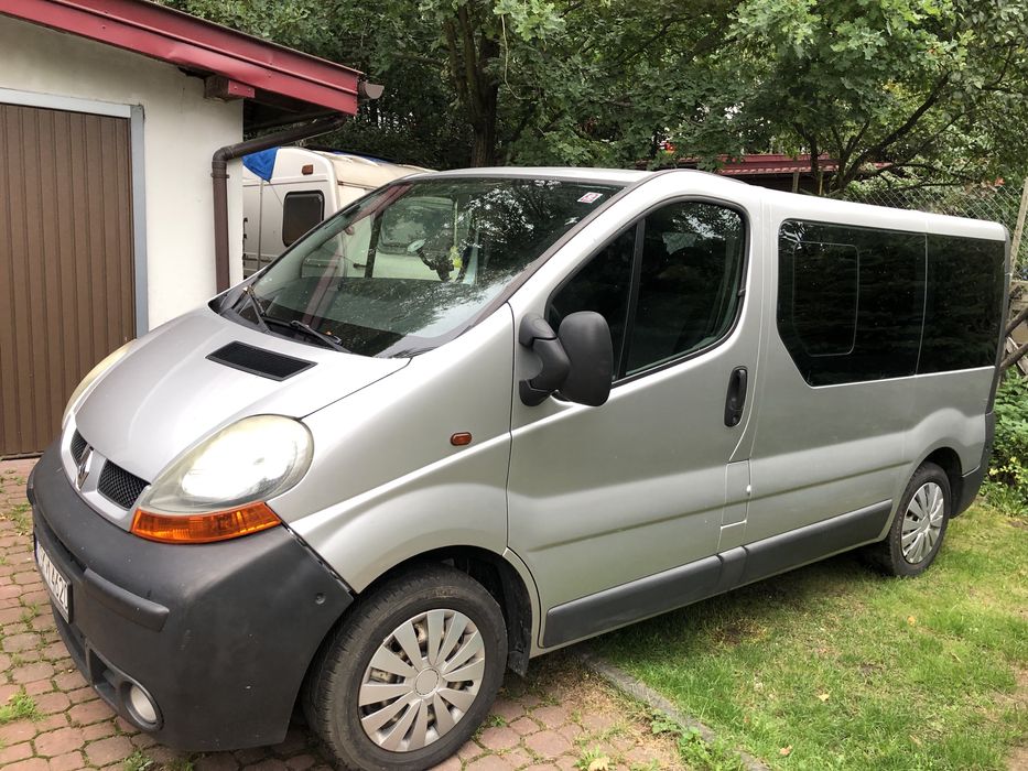 Wynajem busa 9 osób Renault Trafic