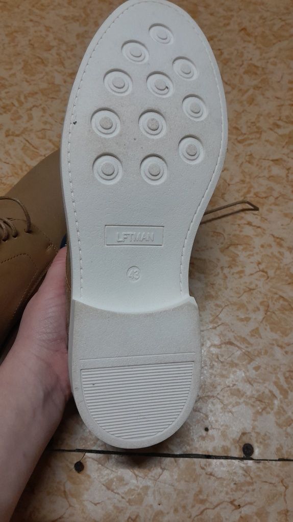 Продам туфли новые