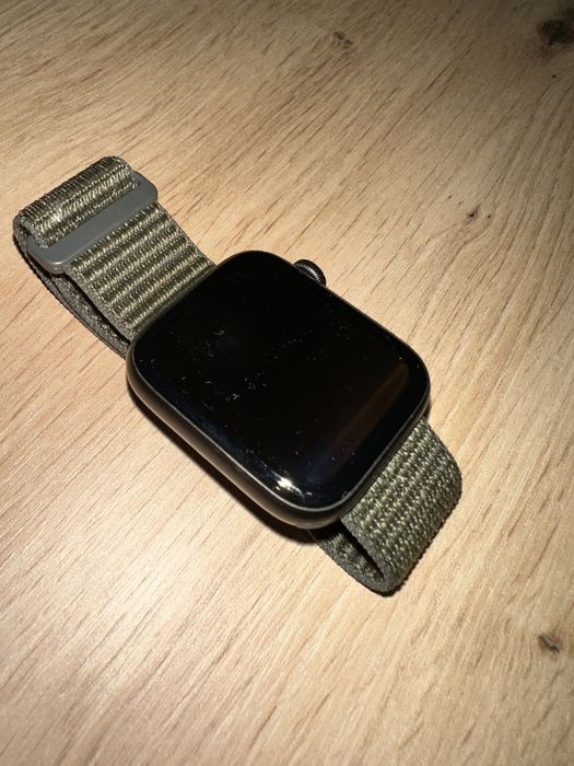 Apple Watch SE 44mm