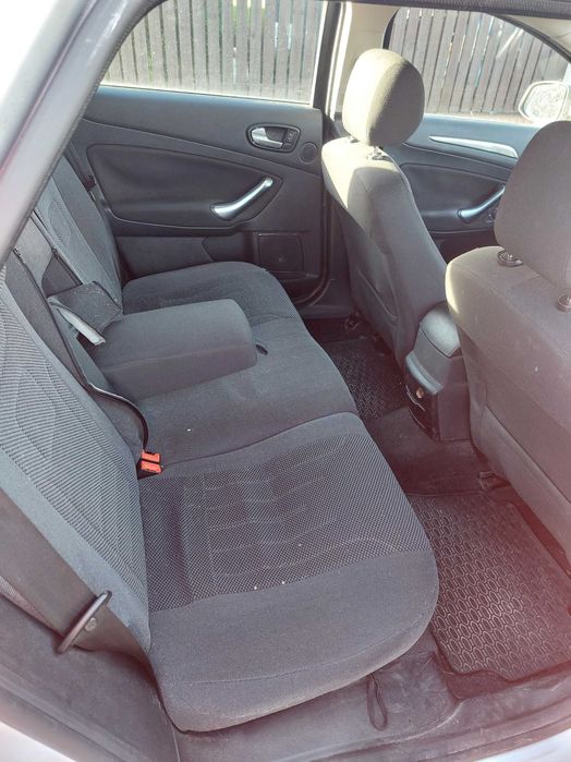 Ford Mondeo 2010r  2.0 tdci 140km