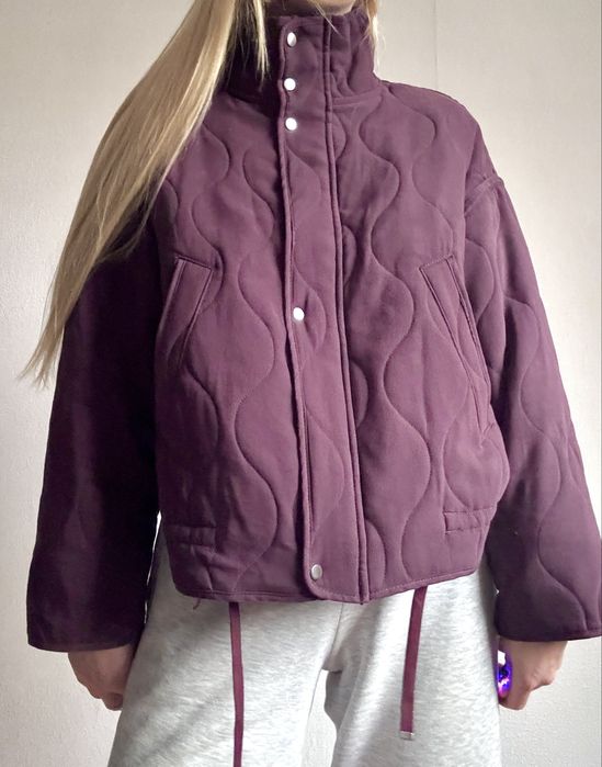 Przejsciowa kurtka fioletowa stan bardzo dobry urocza stradivarius