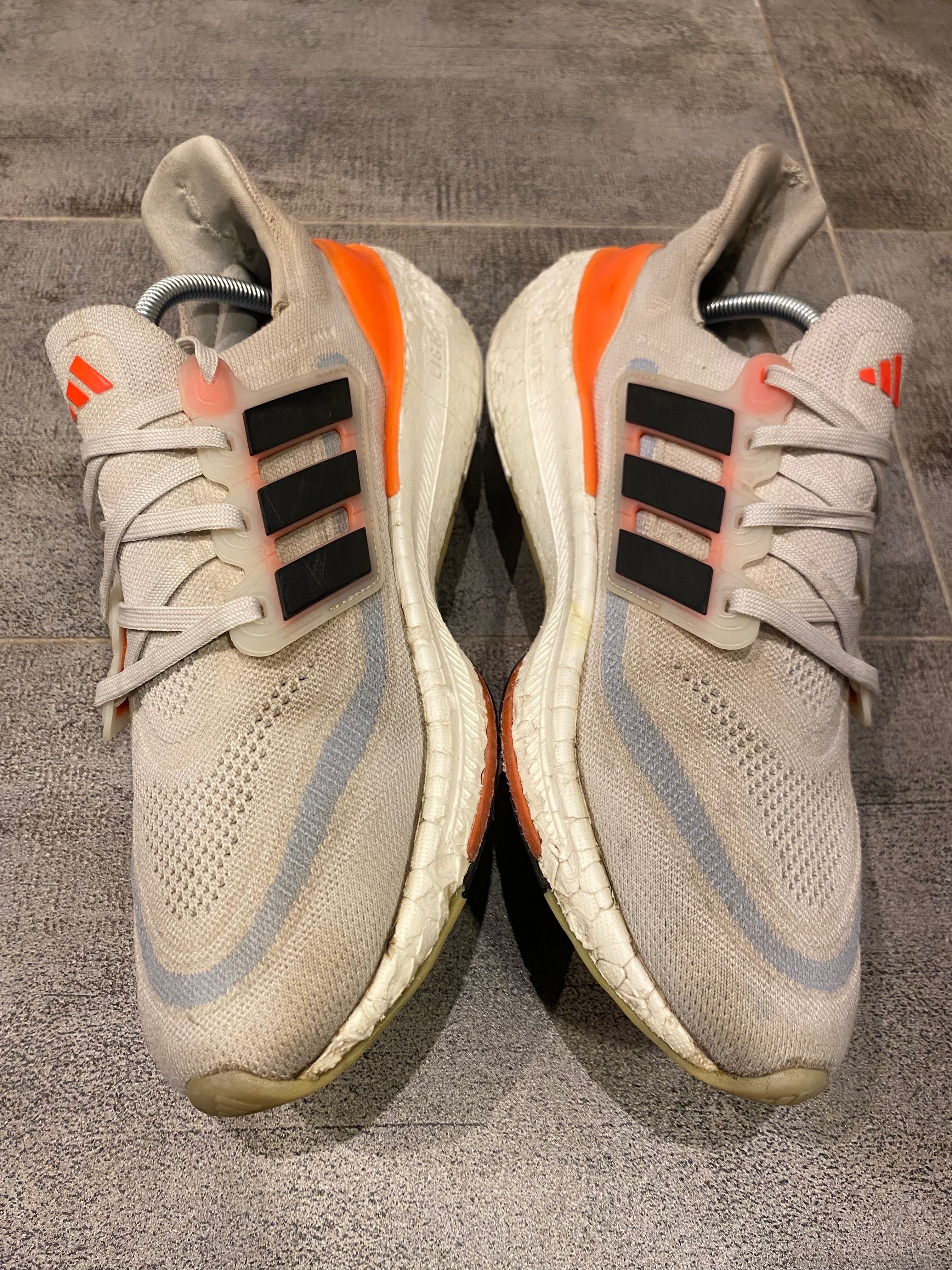 Adidasy 43 r 28 cm Light Boost buty sportowe do biegania Ultra białe