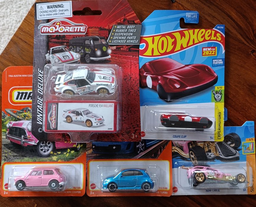 Hot wheels e Majorette varios
