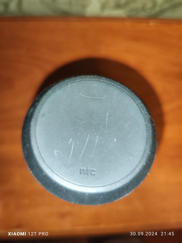 Продам мини колонку JBL