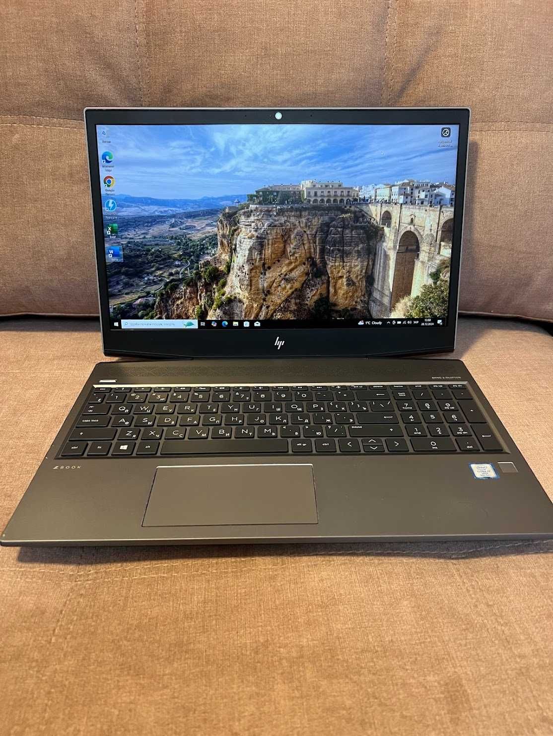 Ноутбук HP Zbook 15v G5 i7-8850H, RAM 16Gb, SSD 500 Nvidia Quadro P600
