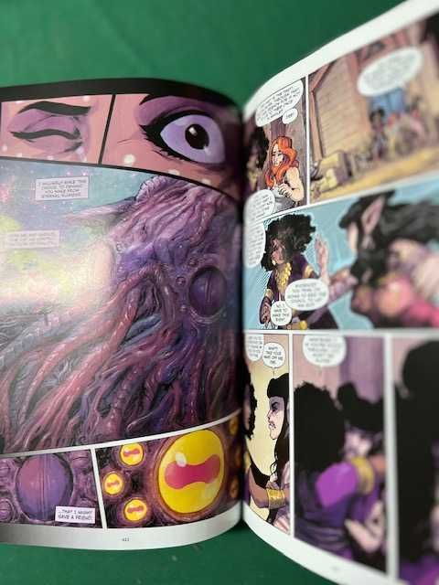 Rat Queens Omnibus (World Limited Edition of 2000)