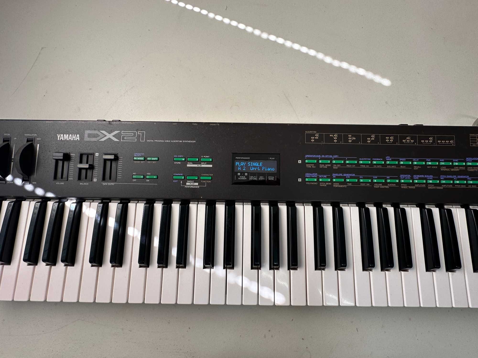Yamaha      DX21