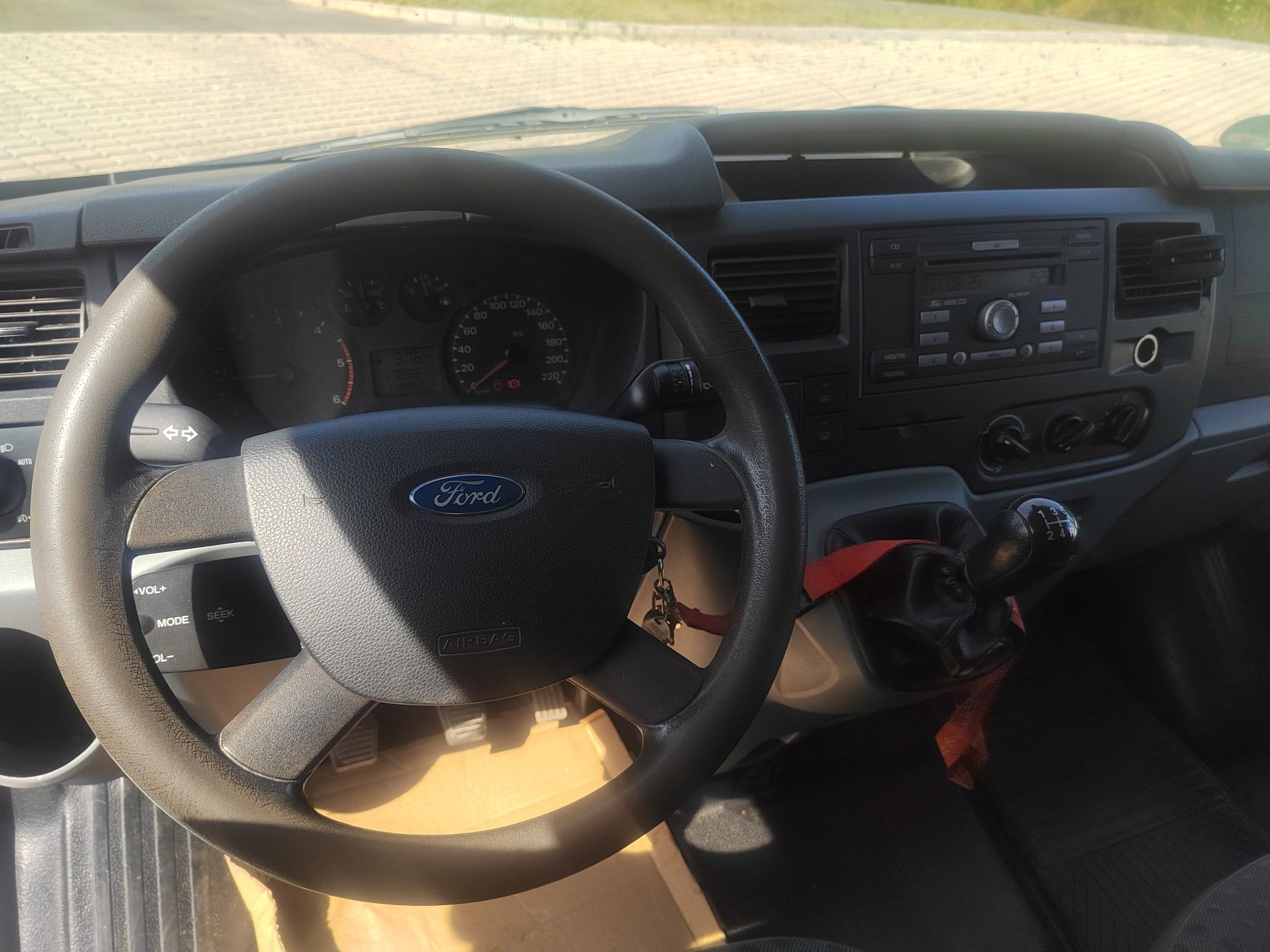 Ford Transit 2.2 Tdci, niski i oryginalny przebieg