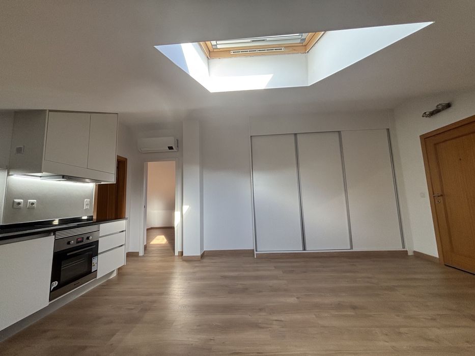 Arrendo T1 em Viseu (Zona hospital, Palácio do Gelo)