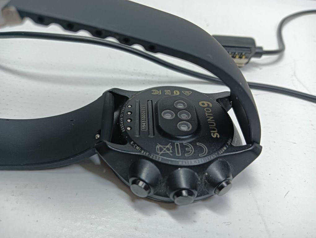 Smartwatch SUUNTO 9 model OW183