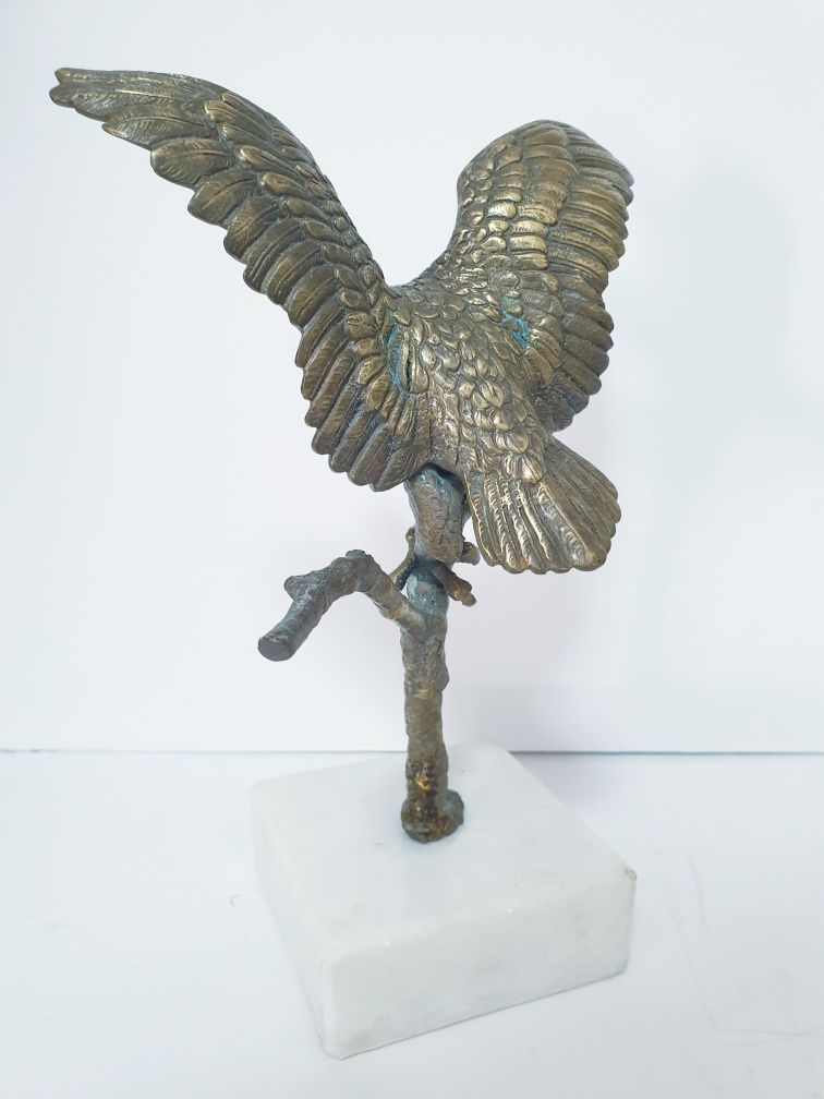 Fantástica escultura de uma Aguia em bronze