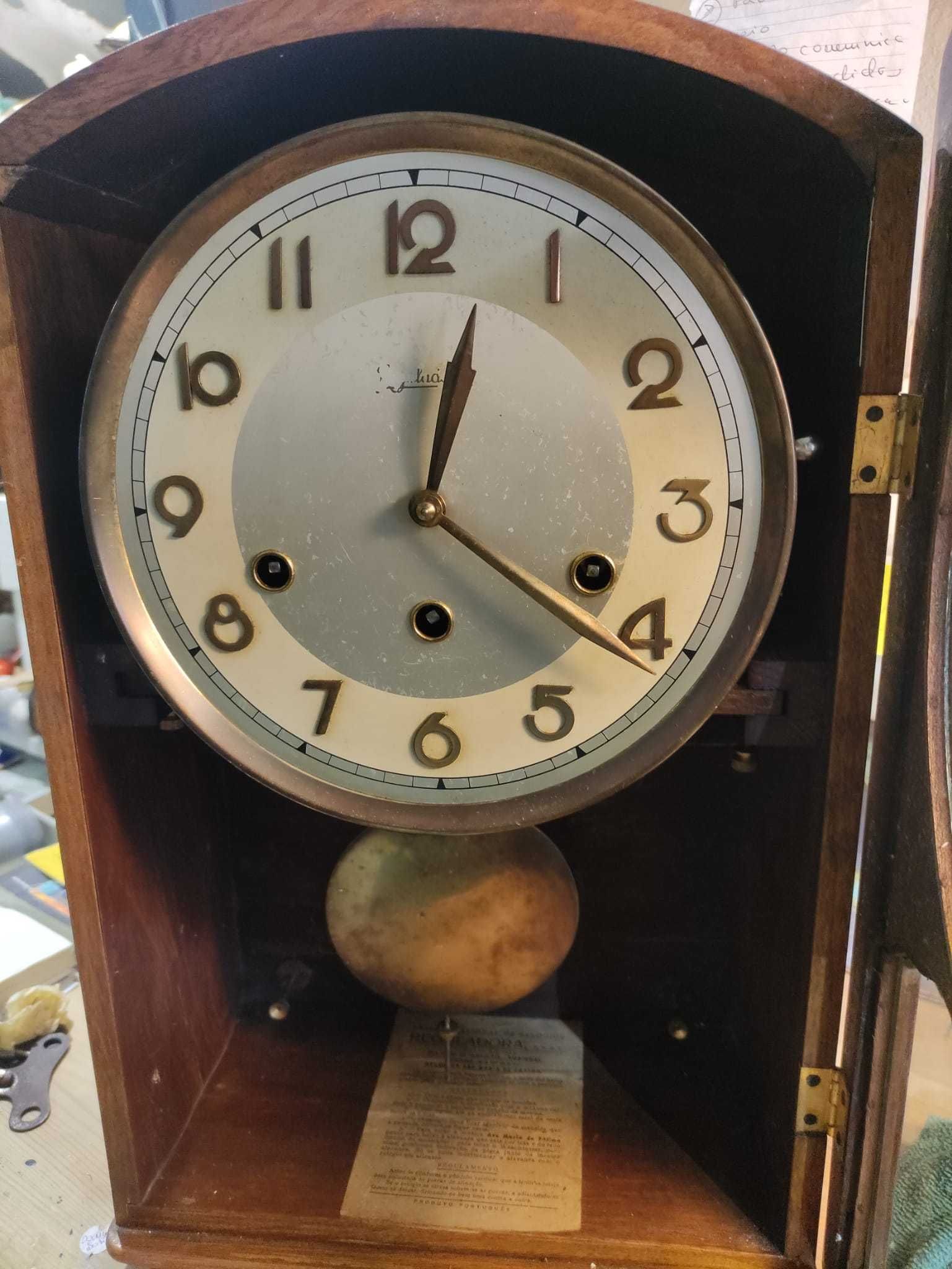 Relógio Antigo Funcional com todas as Peças